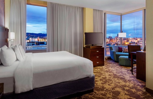 Downtown Portland Hotel | Courtyard by Marriott Portland City Center