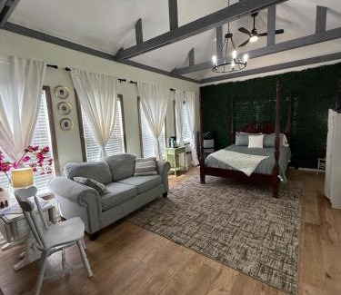 Jackson Apartment | Courtyard by Ravens Keep