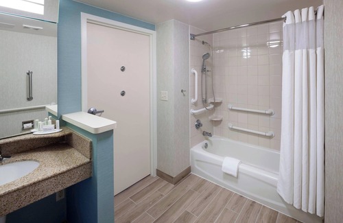 Carolina Beach Hotel | Courtyard Carolina Beach Oceanfront
