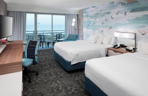 Carolina Beach Hotel | Courtyard Carolina Beach Oceanfront