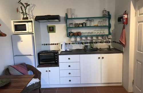 Muizenberg Cottage | Courtyard Cottage Muizenberg; Cosy Studio Apartment
