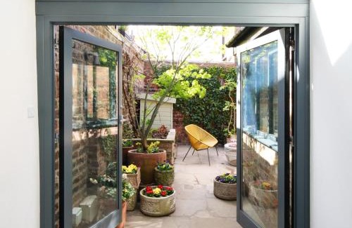 York House | Courtyard Cottage York - Free Parking
