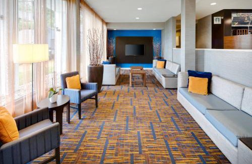 Southfield Hotel | Courtyard Detroit Southfield