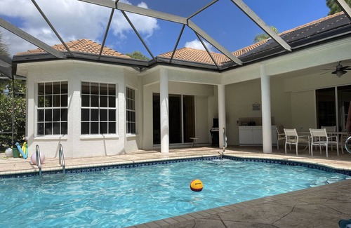 Palm River Estates House | Courtyard villa close to the beach on the river with sea access, lots of privacy, south-facing