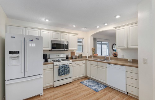 Duval House | Courtyard Villa in The Villages – Private Yard, Free Golf Cart & Access to Pools