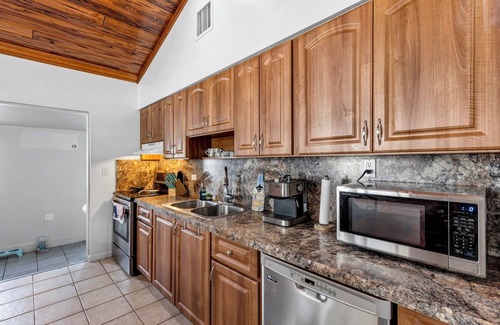Anglers Park House | Cousy House in Key Largo with a Private Boat Ramp and Beach access