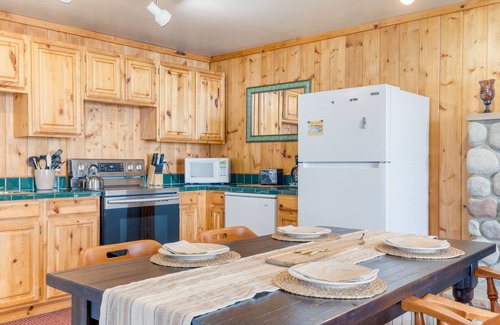 Coupeville Cabin | Cove Cottage by AvantStay | Waterfront Views + Spa