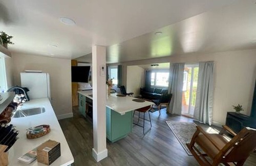 Ellenville Cabin | Cove - King Bed Escape w/Hot Tub, Unit A