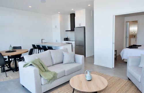 Penneshaw Apartment | Cove Landing Marina Apartment 3 YC Lily May
