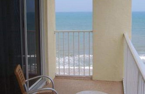 Bostroms Condo | Cove On Ormond Beach Resort ~ 2 BD CONDO ON THE BEACH ~ BEAUTIFUL VIEWS