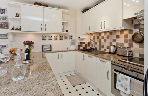 Soho Apartment | Covent Garden 1-bed, Sleeps 6, Family- & Office-Friendly, Quiet/NCS