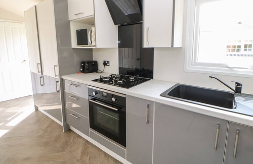 Hutton Rudby Cottage | COVERDALE LARGE POD, pet friendly, with hot tub in Hutton Rudby