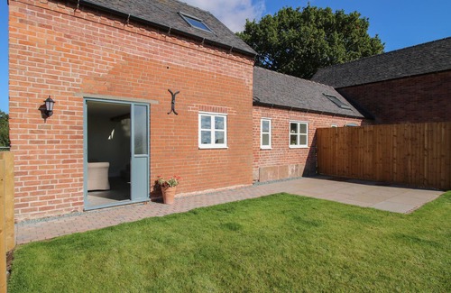 Stanton Upon Hine Heath Cottage | COW'OUSE, pet friendly, character holiday cottage in Shawbury
