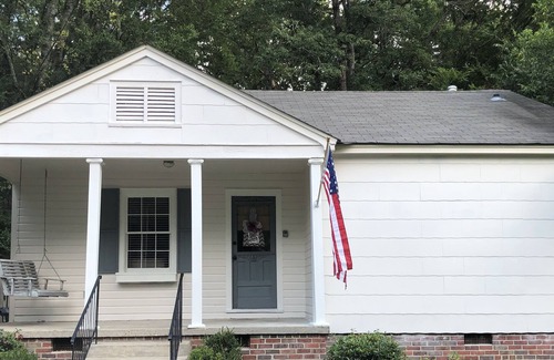 Starkville Cottage | Cowbell Cottage, 2 BR, Downtown, Close to Campus, Walk to Campus