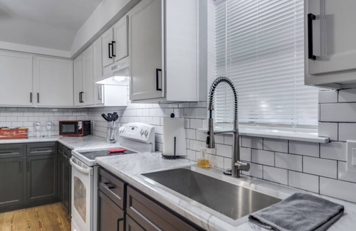 Bandera House | COWBOY HIDEAWAY -Charming 3-bedroom house with free WiFi, near downtown Bandera