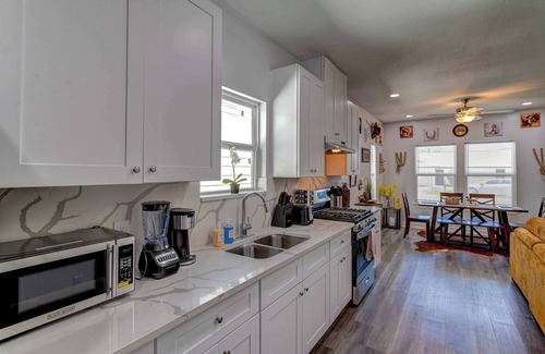 Northeast Houston House | Cowboy Ranch House Su