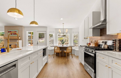 West Oak Hill House | Cowboy Ridge - Luxe & Serene Gem: Heated Pool - Games - Fire Pits - Sleeps 12