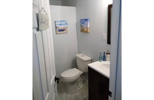 Fort White House | "Cowboy's Cabana" - Detached Suite w/ Pool & Porch