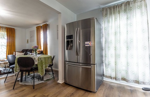 West San Antonio House | CowboyCottage SMU/Fiesta/DT/RiverWalk/SeaWorld/LackLandAFB/FrostBankCenter