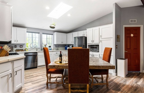 Cornville House | Cowboys & Roses - Wine Country Home w/Game Room, Hot Tub & Views - Dogs Welcome!