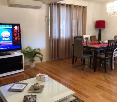Cowes House | Cowes Holiday Haven - Property 1