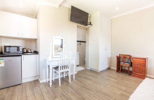 Essenwood Bed & Breakfast | Coweys Corner