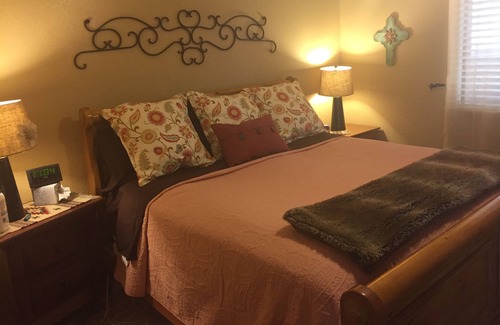 Ruidoso Cabin | Cowhide Creek Cabin with WiFi and A/C