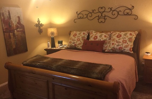 Ruidoso Cabin | Cowhide Creek Cabin with WiFi and A/C