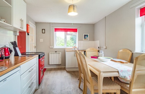Aldeburgh Cottage | COWMANS COTTAGE, pet friendly, with open fire in Aldeburgh