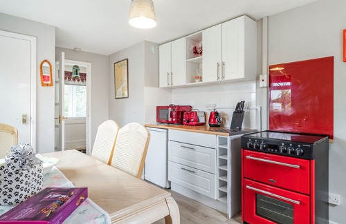 Aldeburgh Cottage | COWMANS COTTAGE, pet friendly, with open fire in Aldeburgh