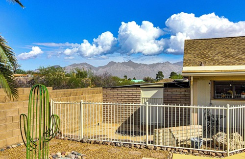 Tucson House | 'Coyote Casa' w/Mtn Views in Tuscon Desert Oasis