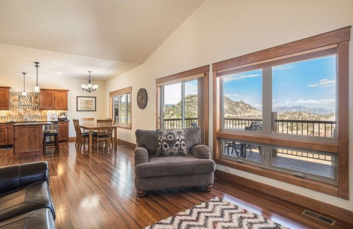 Estes Park House | Coyote Ridge - Gorgeous Mountain Views - Walk to Marys Lake - EV #6106