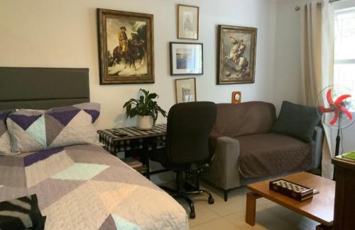Greater Johannesburg Metropolitan Area Apartment | Coz Bachelor Pad in Randburg
