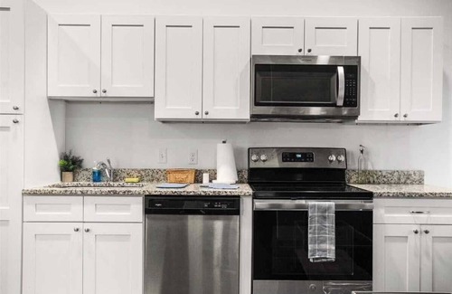 Cultural District Condo | Coze 1BD, Budget Friendly, Walk to DLCC & PNC Park