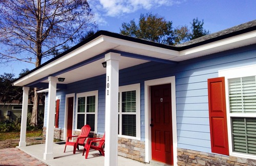 Hollister House | Cozi 101 C Close to Jax, Daytona Beach, St Augustine & Ocala National Forest.