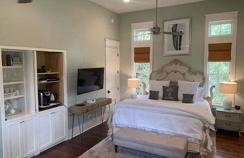 Watercolor House | Coziest Luxury Guesthouse by the Beach