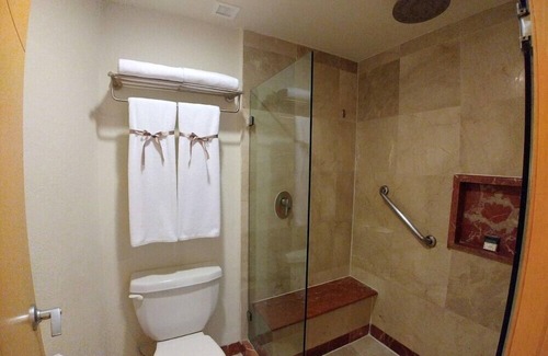 Cozumel Hotel | Cozumel Spacious Studio with Beach & Pools