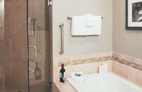 West Kissimmee Resort | Cozy 1-2-bedroom resort less than 20 minutes away from Orlando theme parks.
