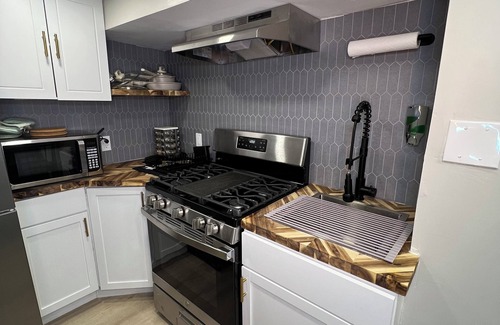 Philadelphia Apartment | Cozy 1-bd Unit w/AC and WiFi in delightful Philadelphia15 Mins from PHL Airport