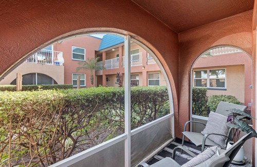 North Redington Beach Condo | Cozy 1-bedroom condo w Netflix, Disney, WiFi in charming North Redington Beach