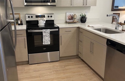 Draper Condo | Cozy 1 Bed 1 Bath Apartment w/Pool, Hot Tub, Gym, Pool Table, Arcade Games