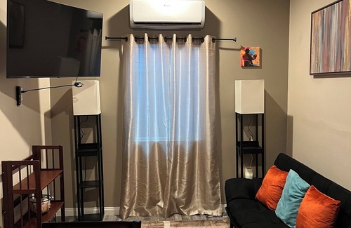 San Diego House | Cozy 1-bed, 1-bath, kitchenette Guest House in San Diego.