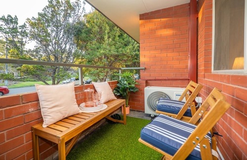 Mosman Park Apartment | Cozy 1-Bed Apartment in Mosman Park with Ocean Views and Modern Décor