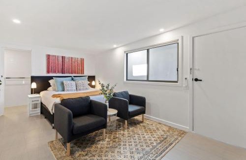 Carnegie Apartment | Cozy 1-Bed Studio Near Cafes and Shops