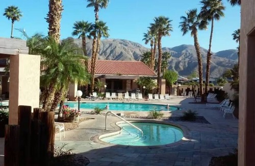 Desert Hot Springs Cottage | Cozy 1-bedroom cottage, mineral pools, pickbleball in charming Sky Valley Resort