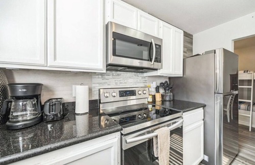 South Padre Island Condo | Cozy 1-bedroom condo in charming South Padre Island with AC