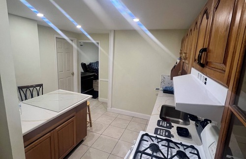 Jersey City Apartment | Cozy 1-bedroom apartment with WiFi, AC in welcoming North Bergen