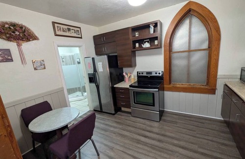 Greenfield Apartment | Cozy 1-bedroom apartment with WiFi, AC in charming Greenfield