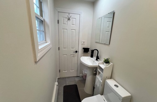 Hicksville Apartment | Cozy 1-bedroom apartment in Hicksville with WiFi, AC