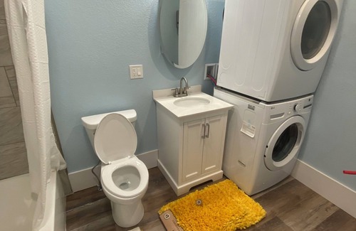 Kirksville Apartment | Cozy 1-bedroom apartment in awesome Kirksville up one long flight of stairs